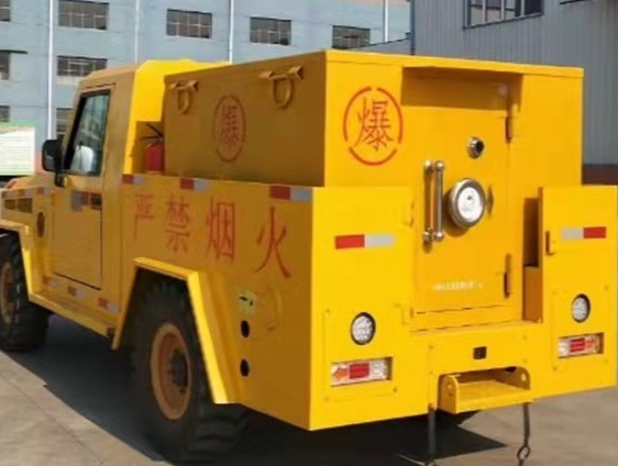 虹口凯龙爆破器材运输车：保障爆破任务的安全运行
